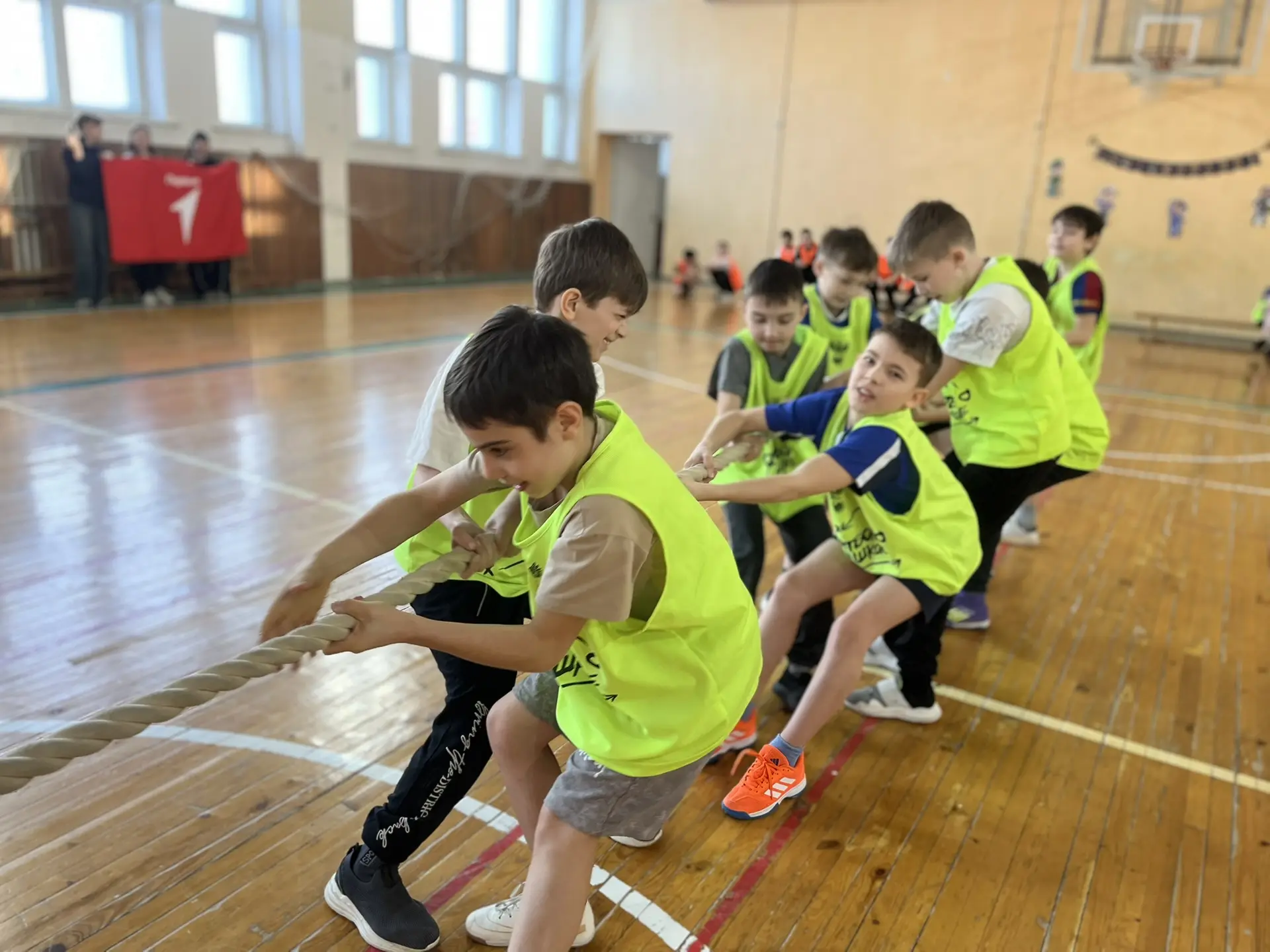 💪 Сила, ловкость и командный дух! В школе прошли «Веселые старты»!  🏆 В нашей школе стало доброй тра