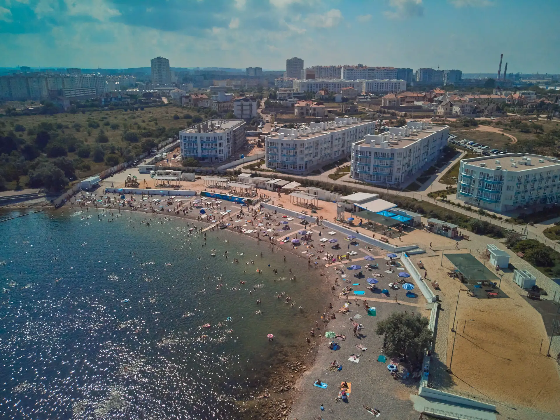 Где остановиться возле Парка Победы в Севастополе?