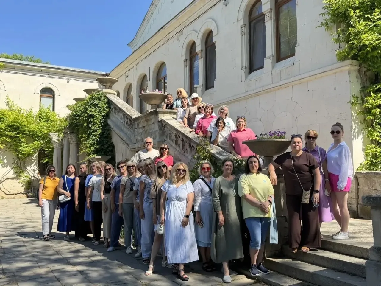 🔥🔥🔥Шестой день в «Артеке»... Он был особенным. Мы прикоснулись к вечности. 

🤝🏛️✨День начался с