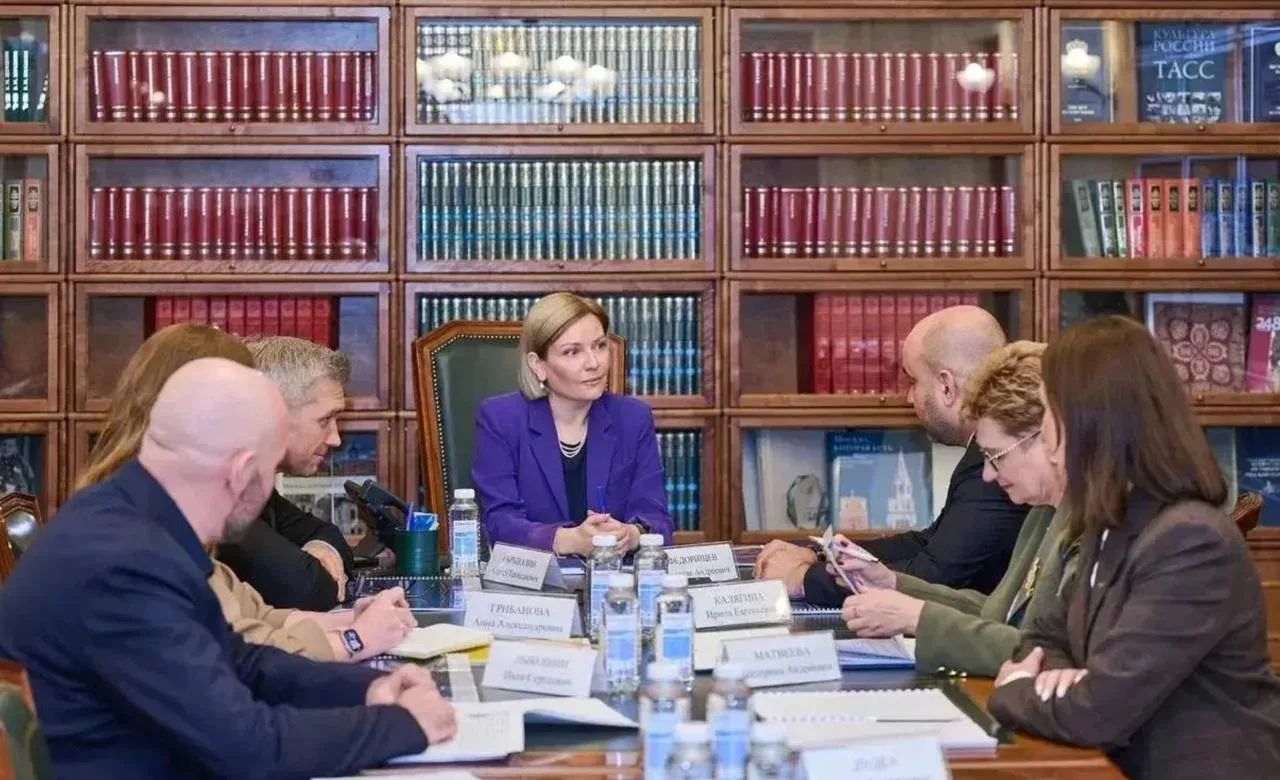 Губернатор региона Вячеслав Федорищев провел рабочую встречу с министром культуры Росси...