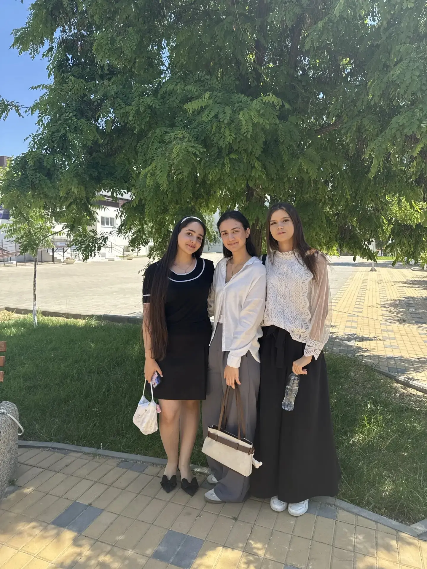 🎓Выпускники одиннадцатых классов написали ЕГЭ по математике! 
 
Сегодня, 8 июня, состоялся ЕГЭ по м