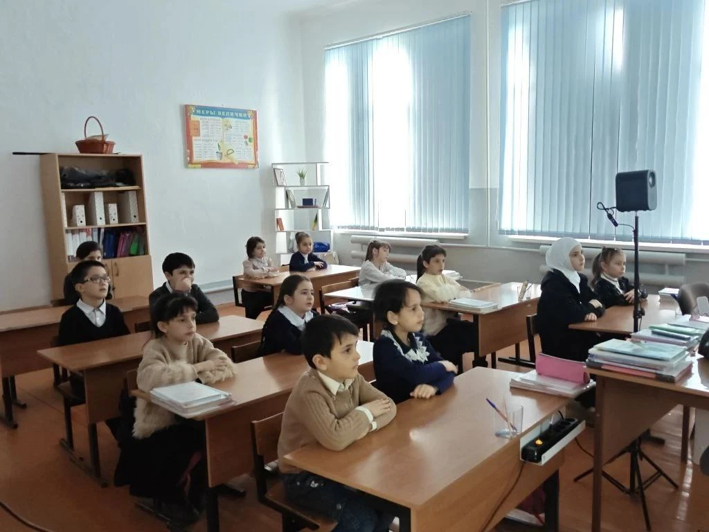 16 марта в нашей школе прошло занятие «Разговоры о важном» по теме «Заводы России».