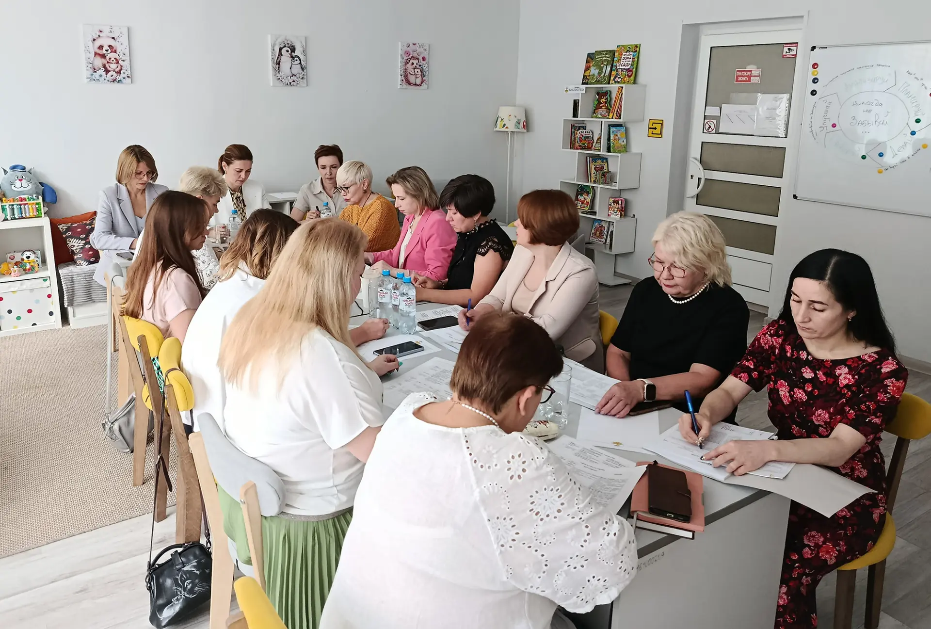 Сегодня состоялось очередное заседание межведомственной рабочей группы по организации помощи семьям,