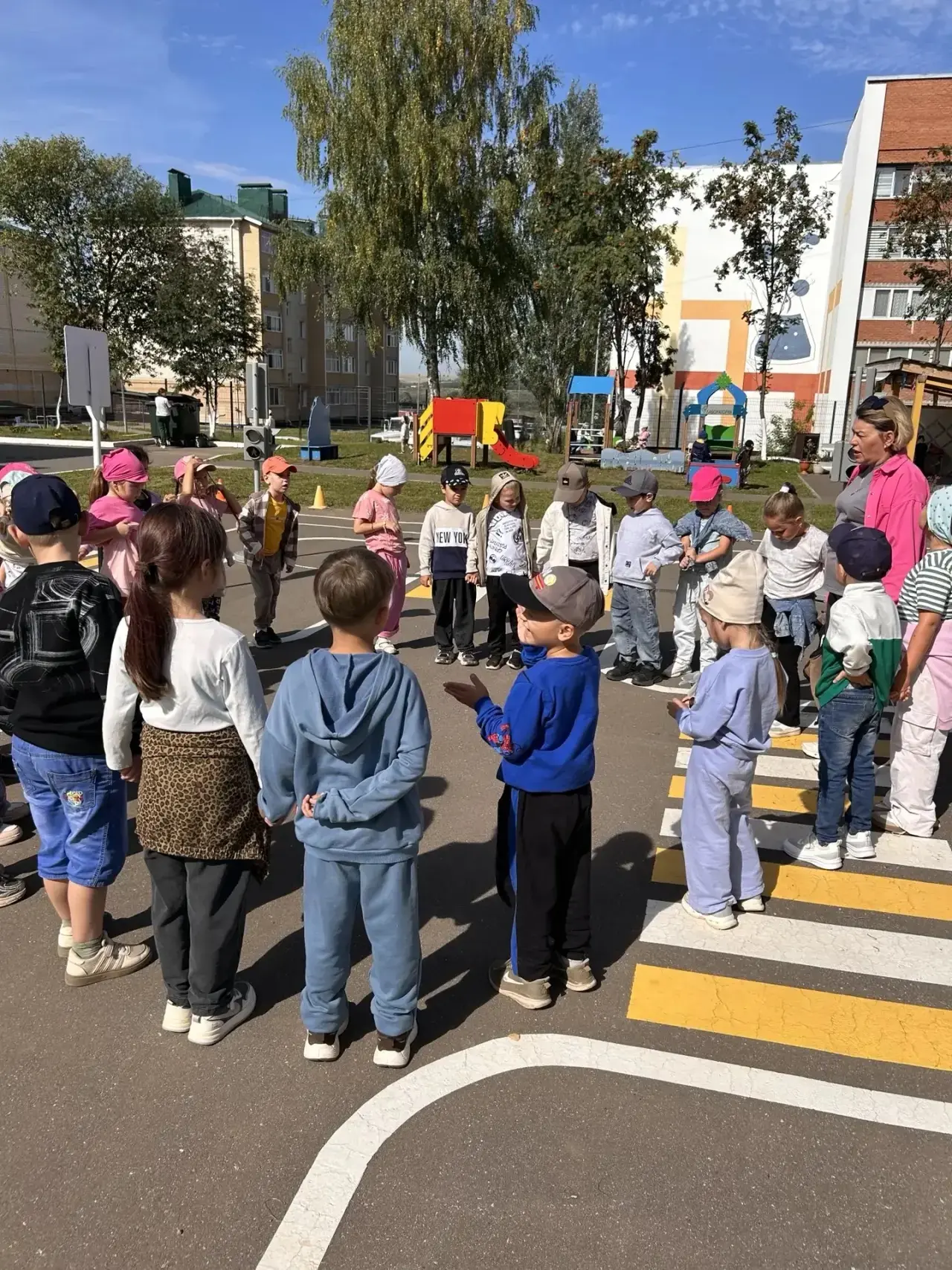 Юные пешеходы: экскурсия по ПДД для подготовительной группы🚦🚦🚦