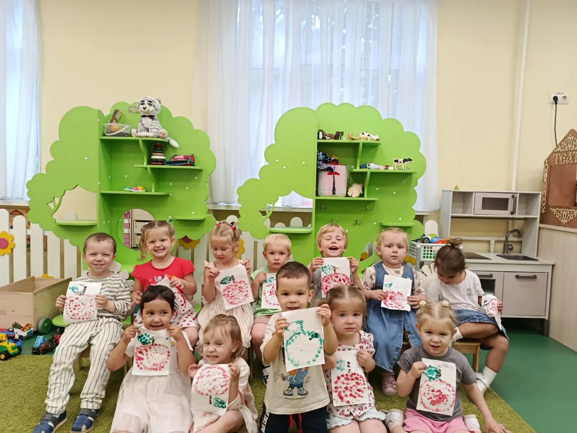 Наши яблочки созрели!