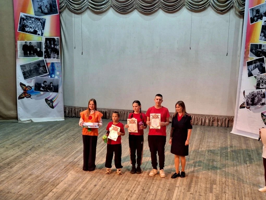🎉 Ура! Отряд ЮИД 4 «В» класса  снова на пьедестале — победа в областном конкурсе «Безопасное колесо»