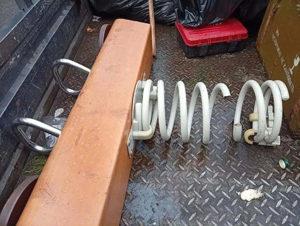 🌳 В парках Пушкинского округа участились случаи вандализма.

За последние дни неизвестные разрисова