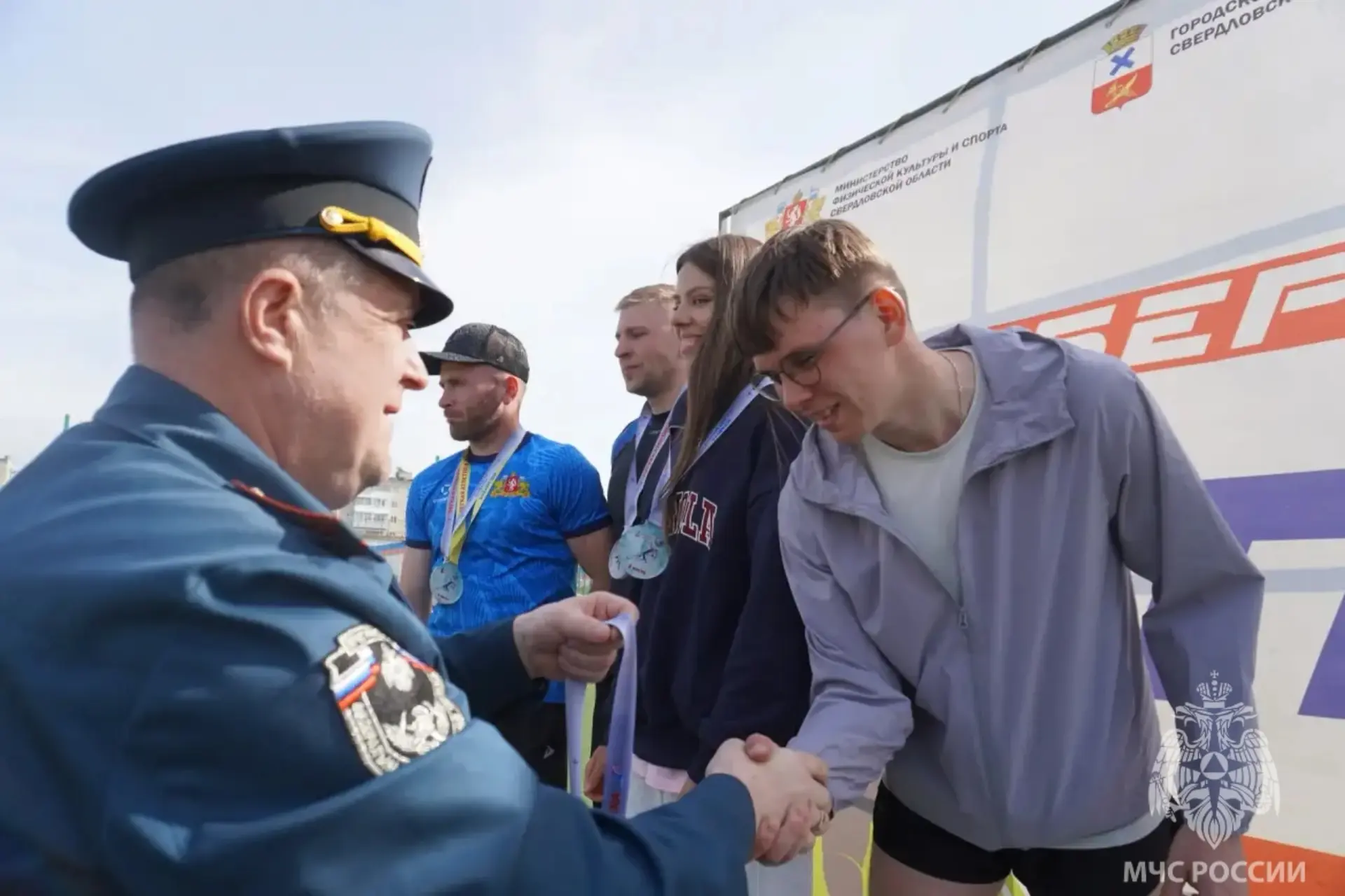 🏆В регионе определили сильнейших легкоатлетов‑спасателей  В Ирбите на стадионе «Юность» прошли сорев