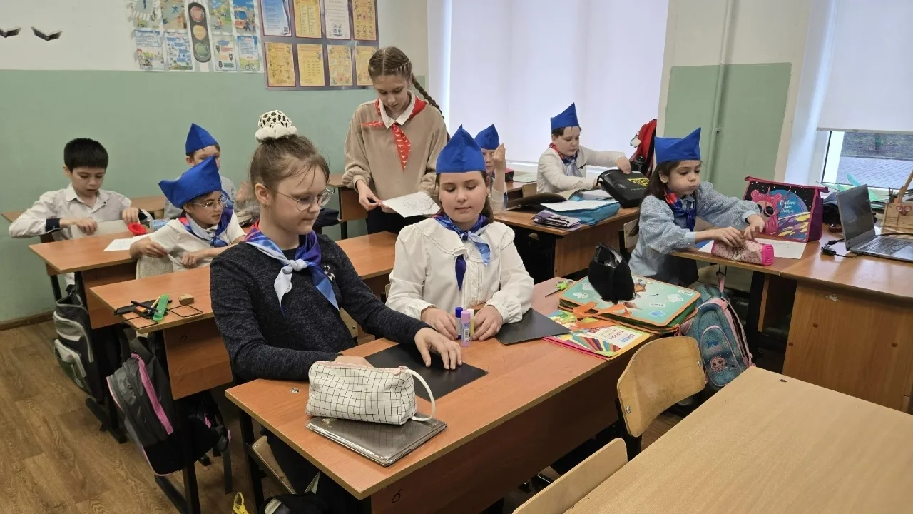 ✨ 14 апреля в 3 «В» классе прошло захватывающее занятие из цикла уроков «Орлята России» по треку «Ор