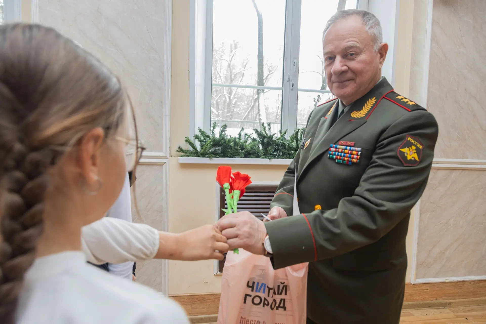 Встреча с Героем: Генерал-полковник Владимир Ильич Молтенский в нашей школе!🫡  ⭐️ Мы с гордостью при