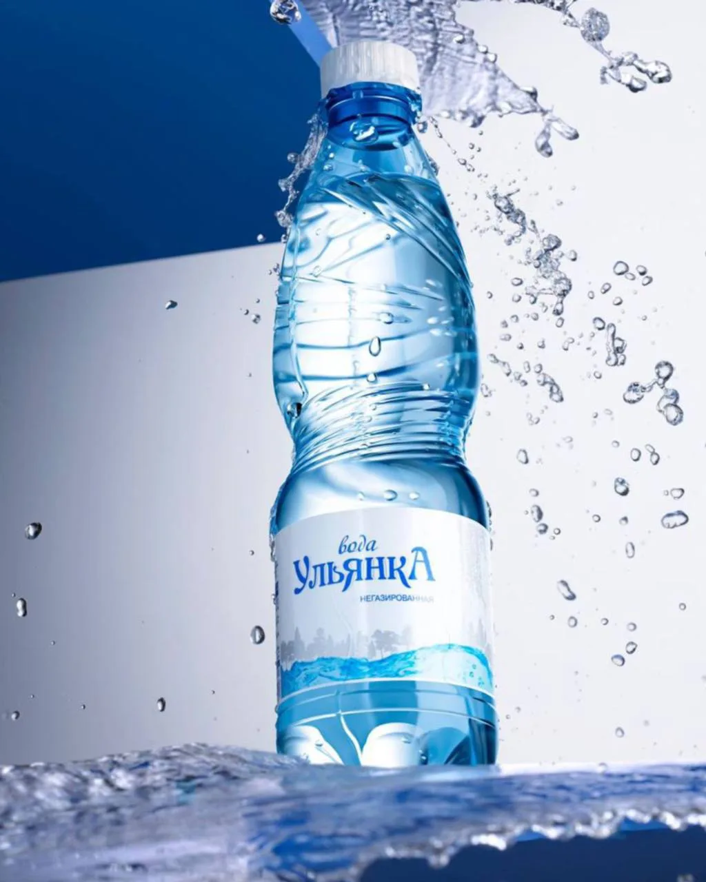 Вся вода одинакова? 
Только на первый взгляд.

Прозрачная жидкость в стакане кажется одинаковой — бе