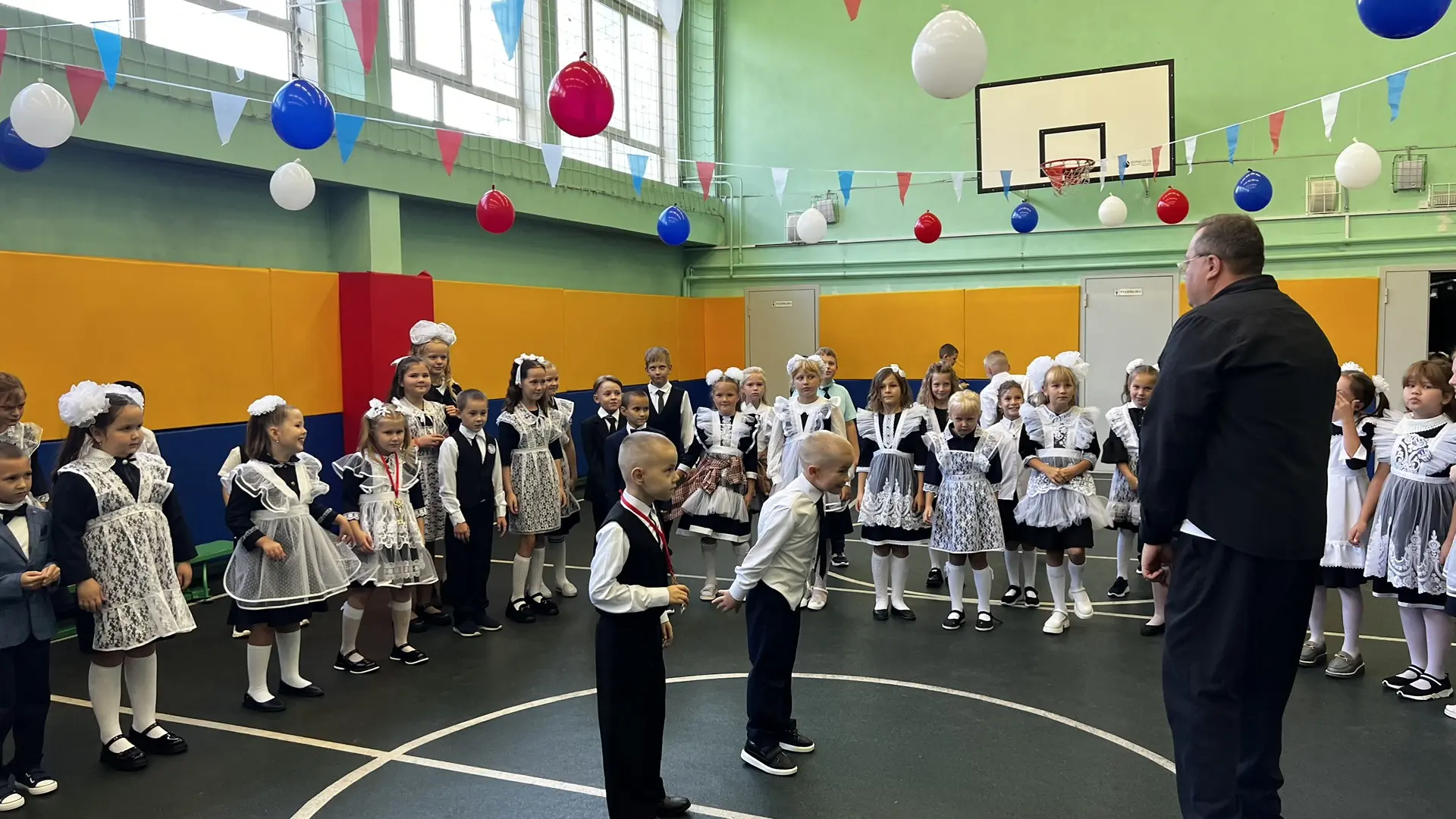 🎉 С Днём знаний, друзья! 🎉