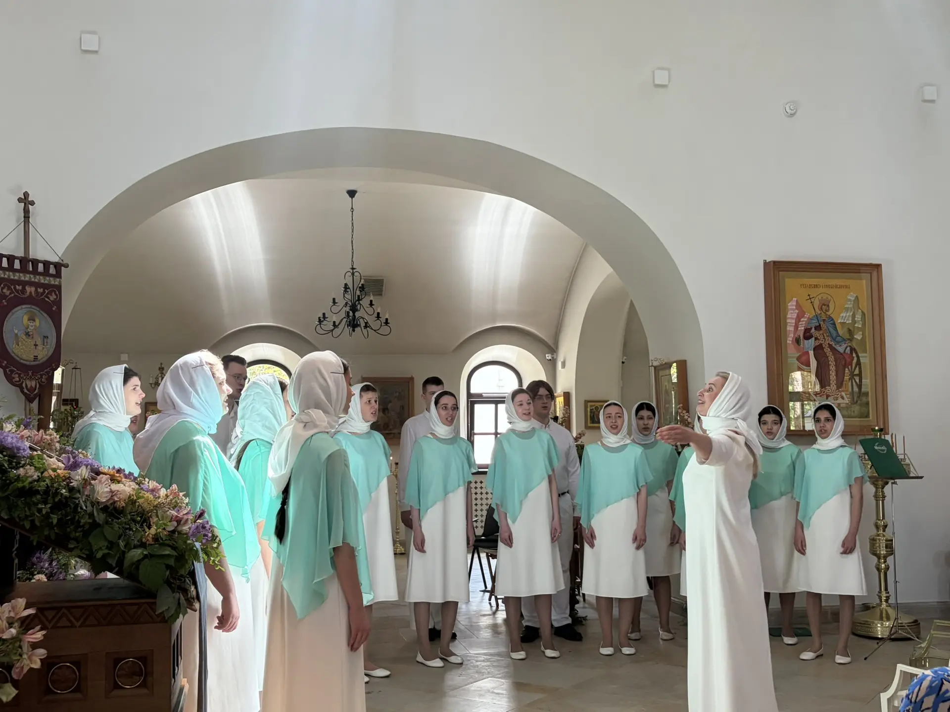 Сегодня в нашем храме пел вокальный ансамбль «Мелодия» под управлением Евгении Кудричевской.
Когда х