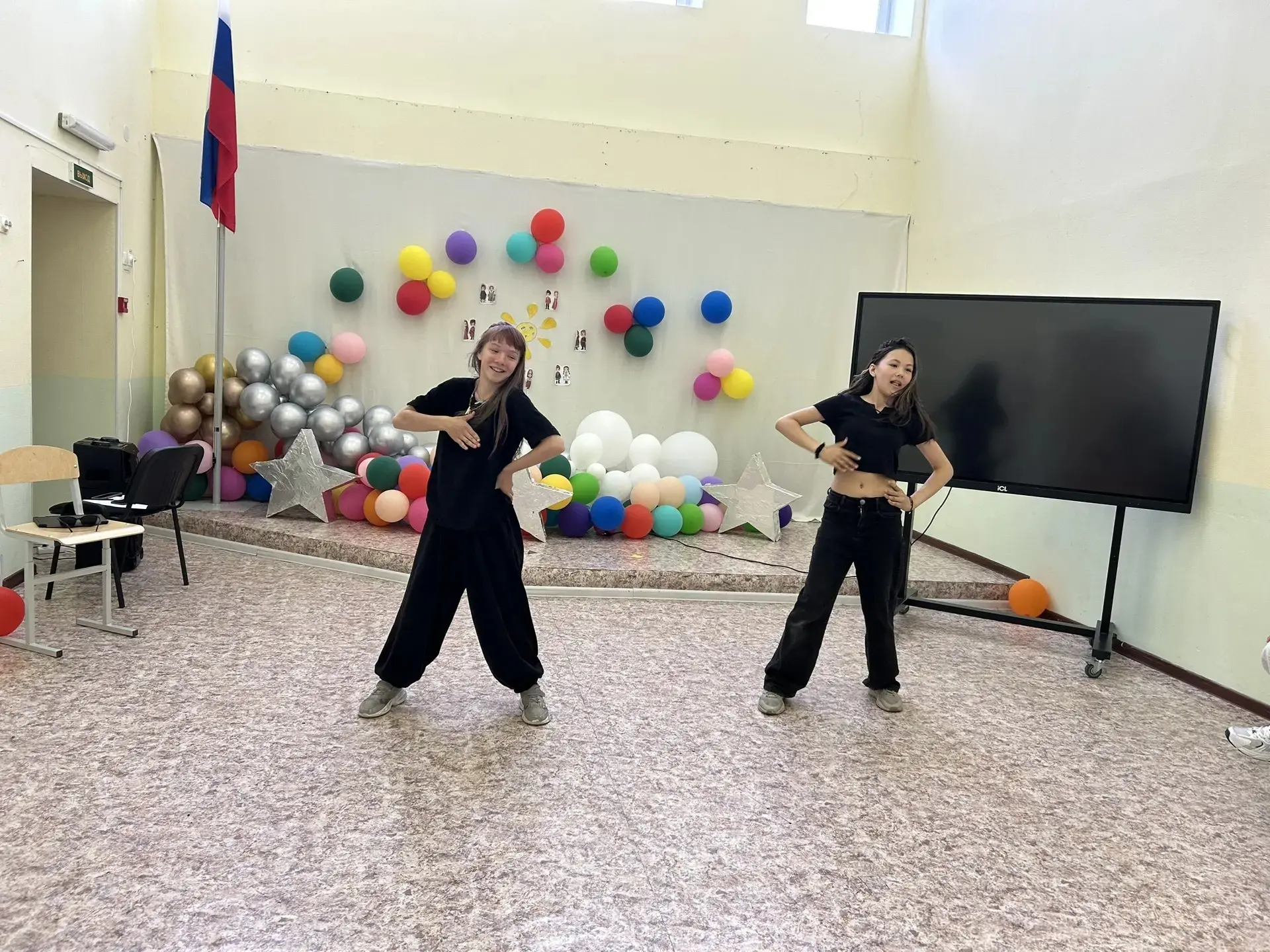 29 июня в лагере «Солнце дружбы»  был насыщенным с самого утра: ребята готовили номера ...