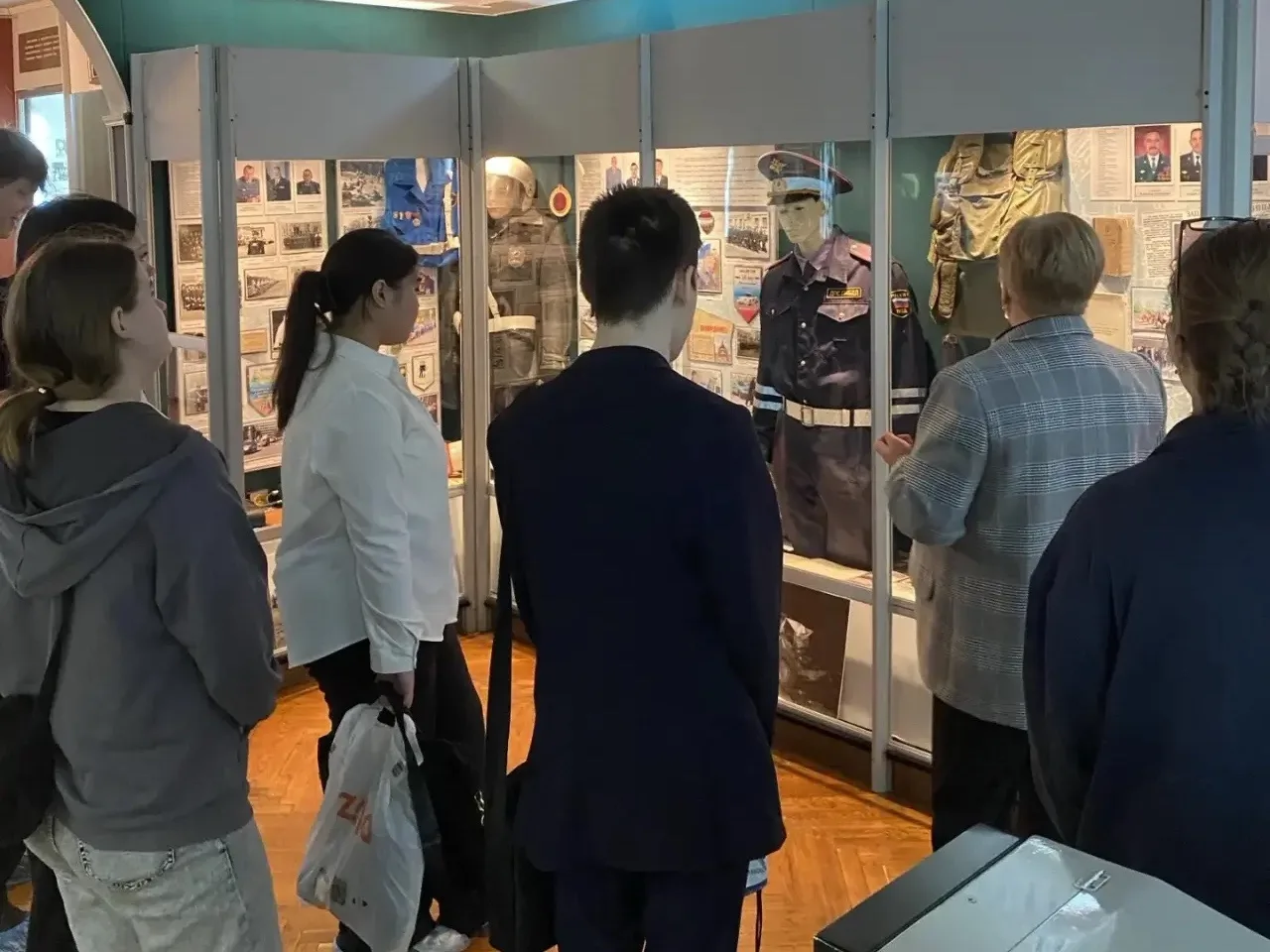 🚓 В музее УМВД  Недавно студенты 21 Ю вместе с преподавателем Ксенией Киреевой посетили музей культу