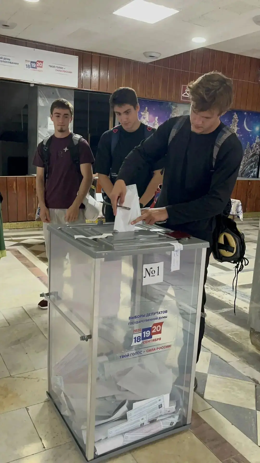 Чемпион СКФО по боксу Хусейн Юсупов впервые проголосовал на выборах в Кизляре