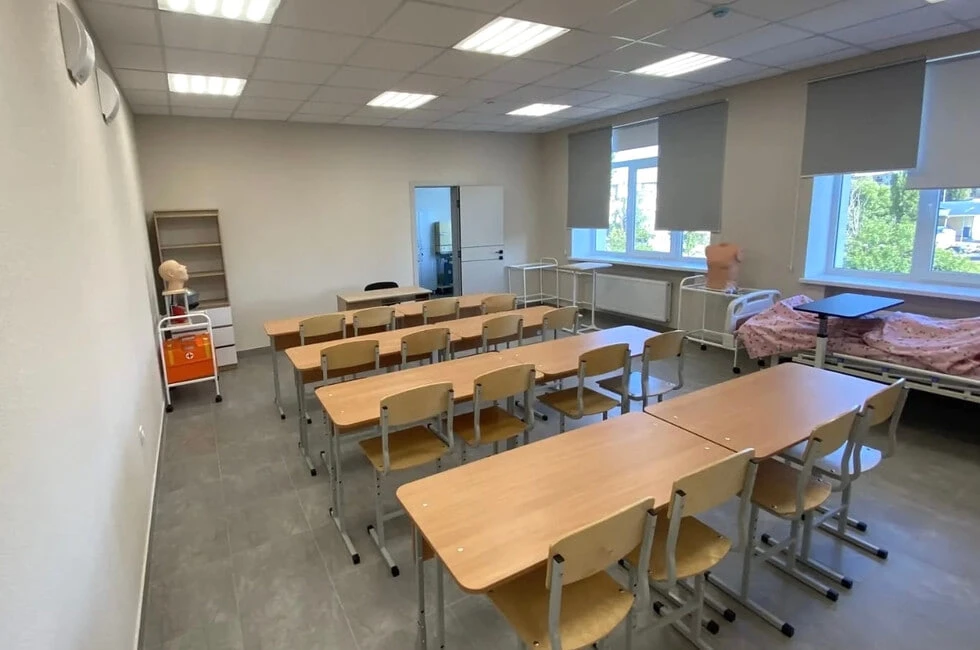 ℹ️ Торезский медколледж впервые за полвека капитально отремонтировали.

Ремонт Торезского медицинско