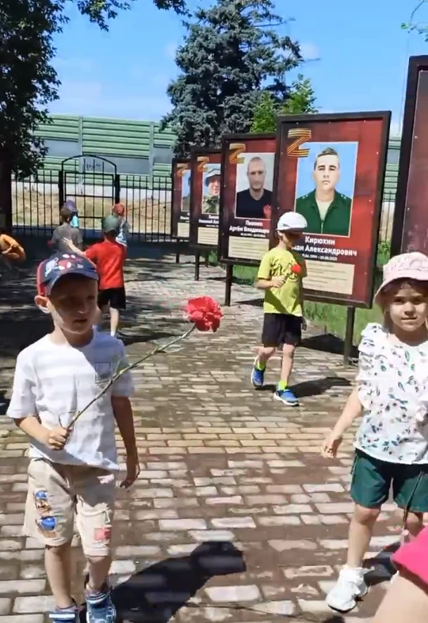 Сегодня ребята группы "Фантазеры" посетил Динской механико-технологический техникум, а ...