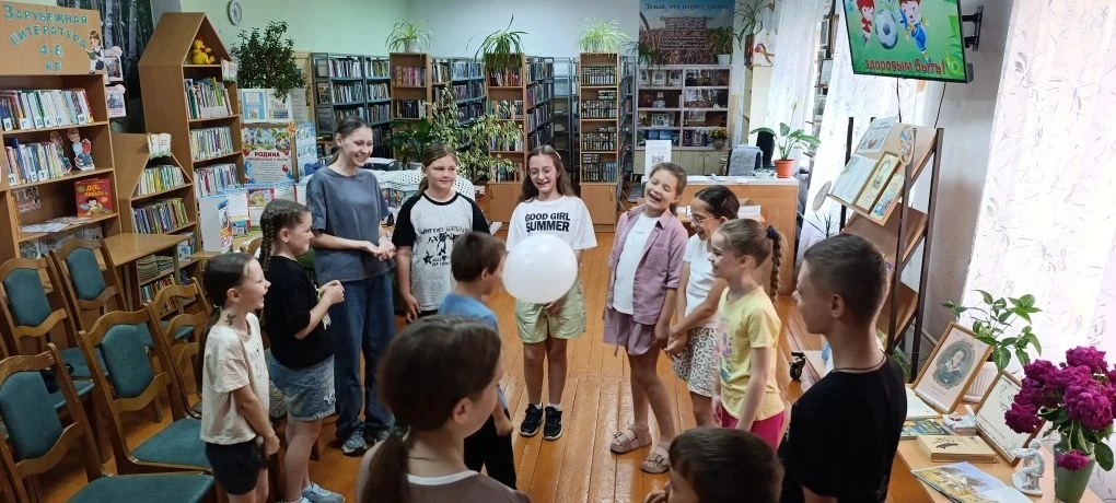 На каникулах ребята не скучают. Сегодня в библиотеке для них прошёл урок здоровья "Со с...