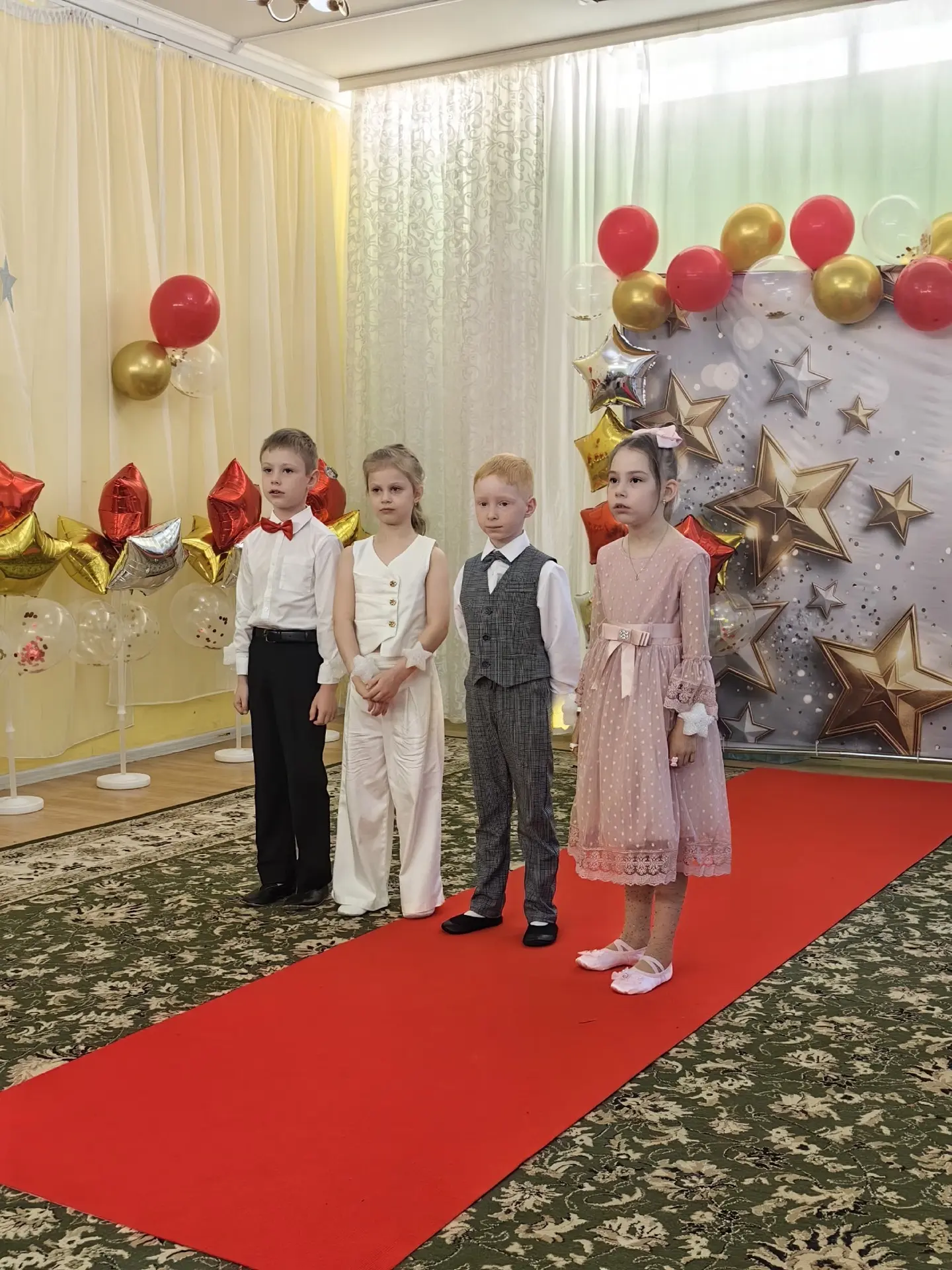 ✨ Выпускные в нашем дошкольном отделении! Дорогие родители и ребята! 🎓 Наши малыши попрощались с дет