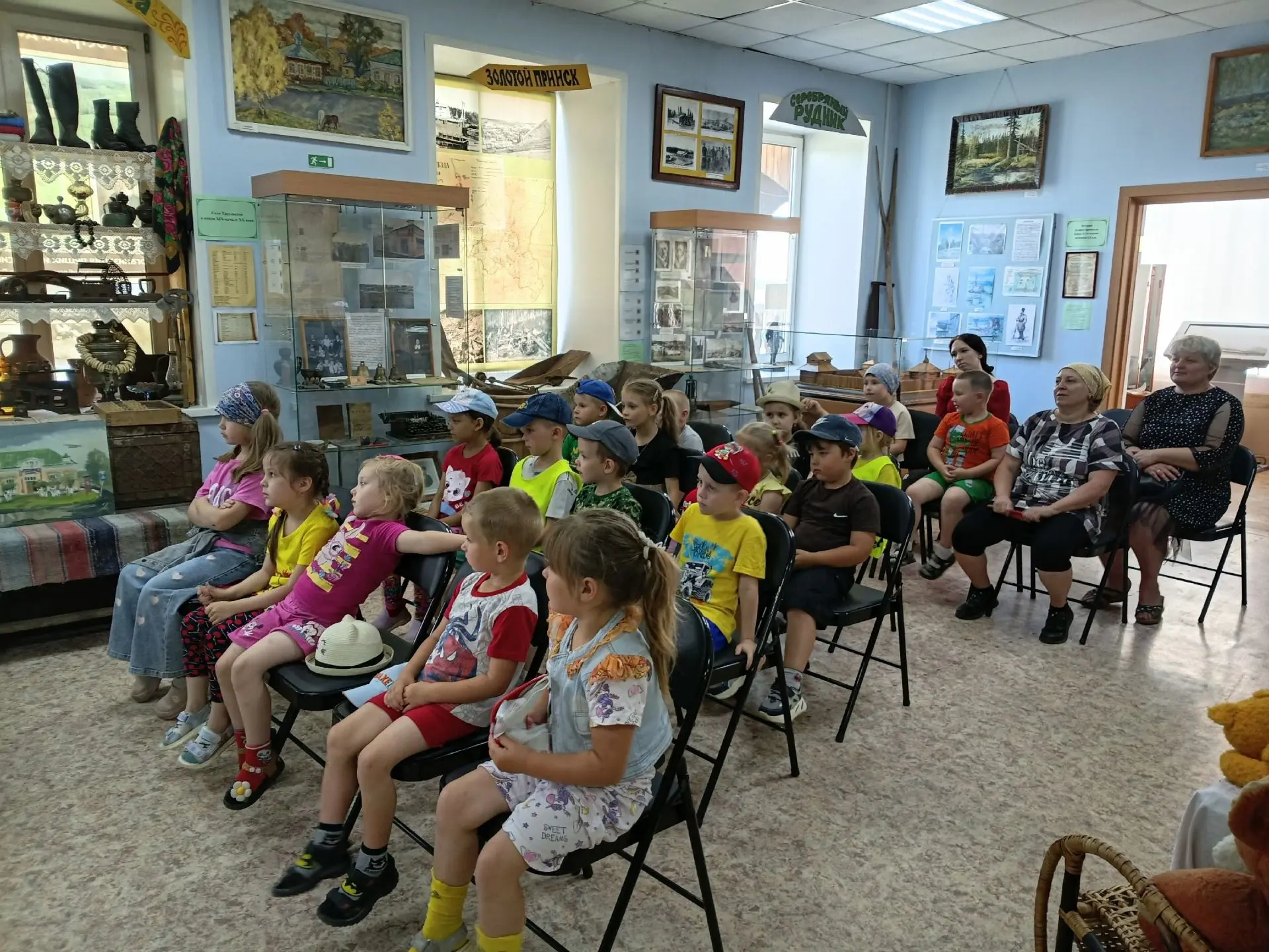 Сегодняшнее утро в музее было просто волшебным! К нам в гости заглянули любознательные малыши из дет