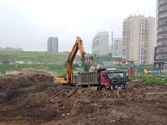 В Солнечном начали строить новую шестиполосную дорогу.