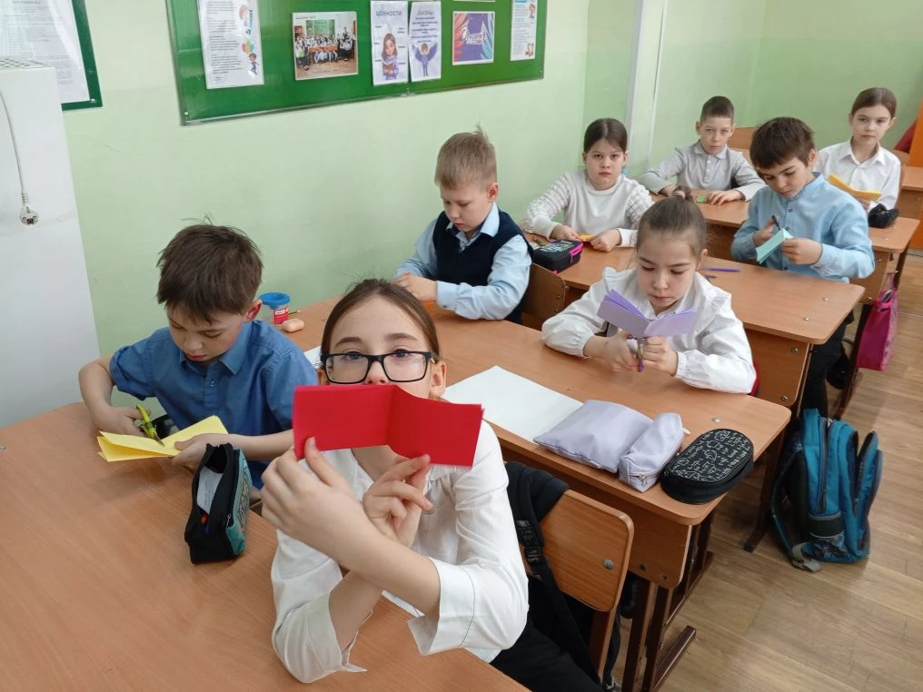 ✨ "Книжка тёплых слов" – подарок от чистого сердца! 🤗  В преддверии Международного женского дня сове