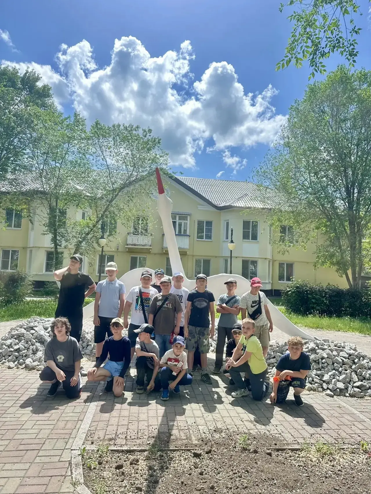 ☀️ Лето набирает обороты! ☀️

Ребята из нашего спортивного лагеря зарядились позитивом по полной — о