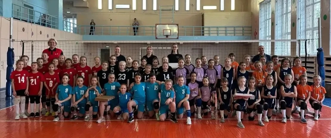 ⚡ Кубок Победы по волейболу: юные спортсменки из Слюдянки набирают опыт