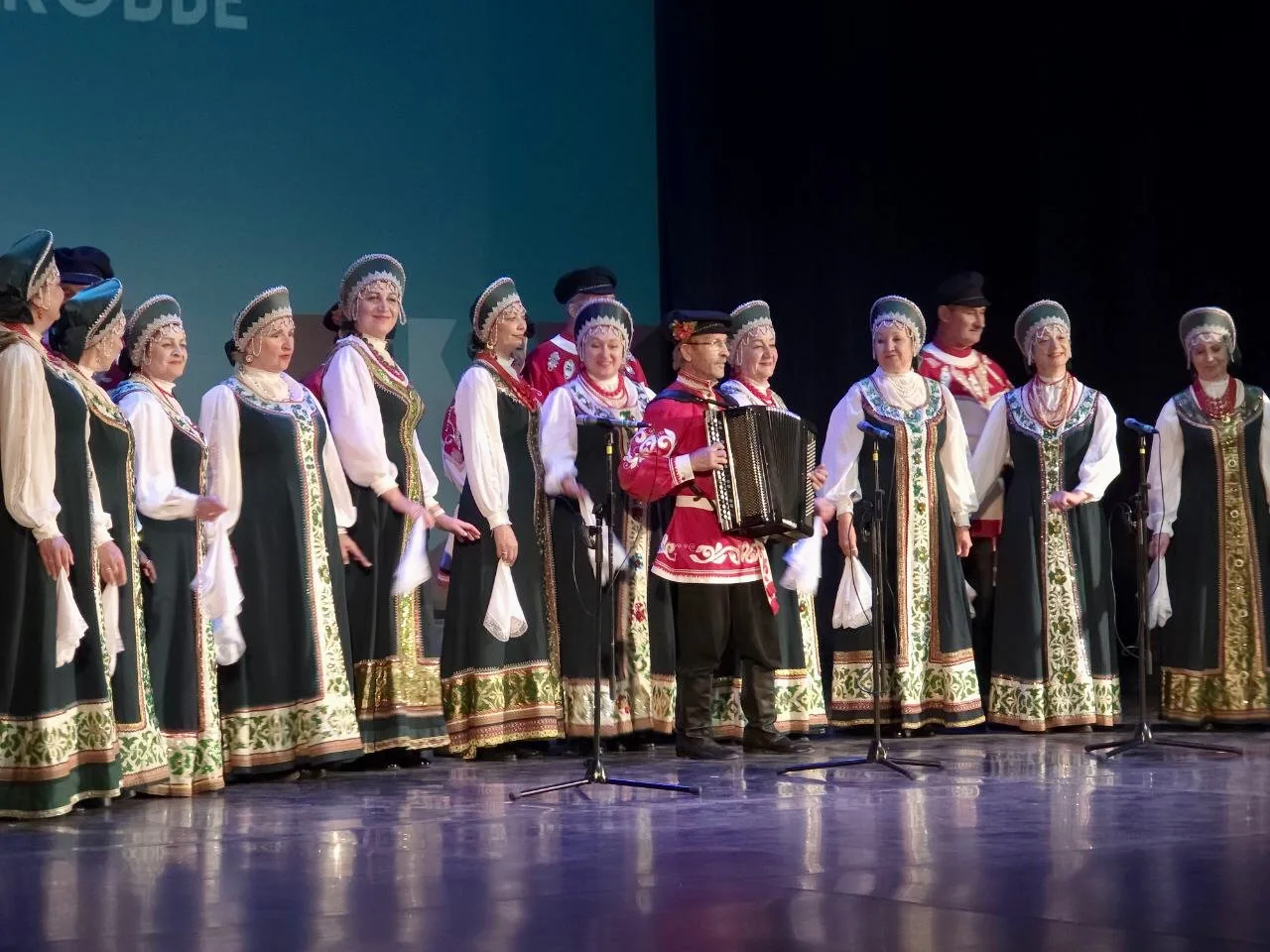 #ПрямоСейчас на главной сцене Дворца культуры начинается большая концертная программа!