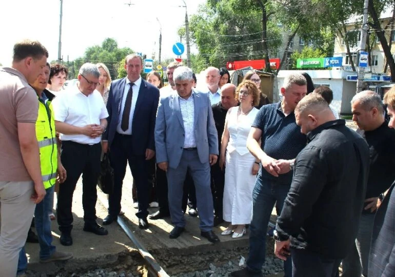 🚧 В Самаре проверили ход ремонта трамвайных линий на Ново-Садовой

Во время выездного заседания при