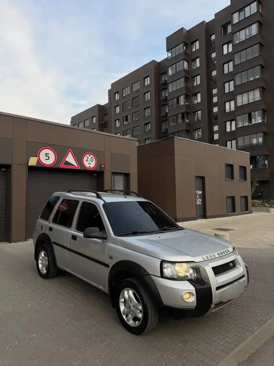 Land Rover Freelander Рест.
1.8(117л.с) МКПП 4WD 2005 год

В Авито никогда не была 
250.000 родного 