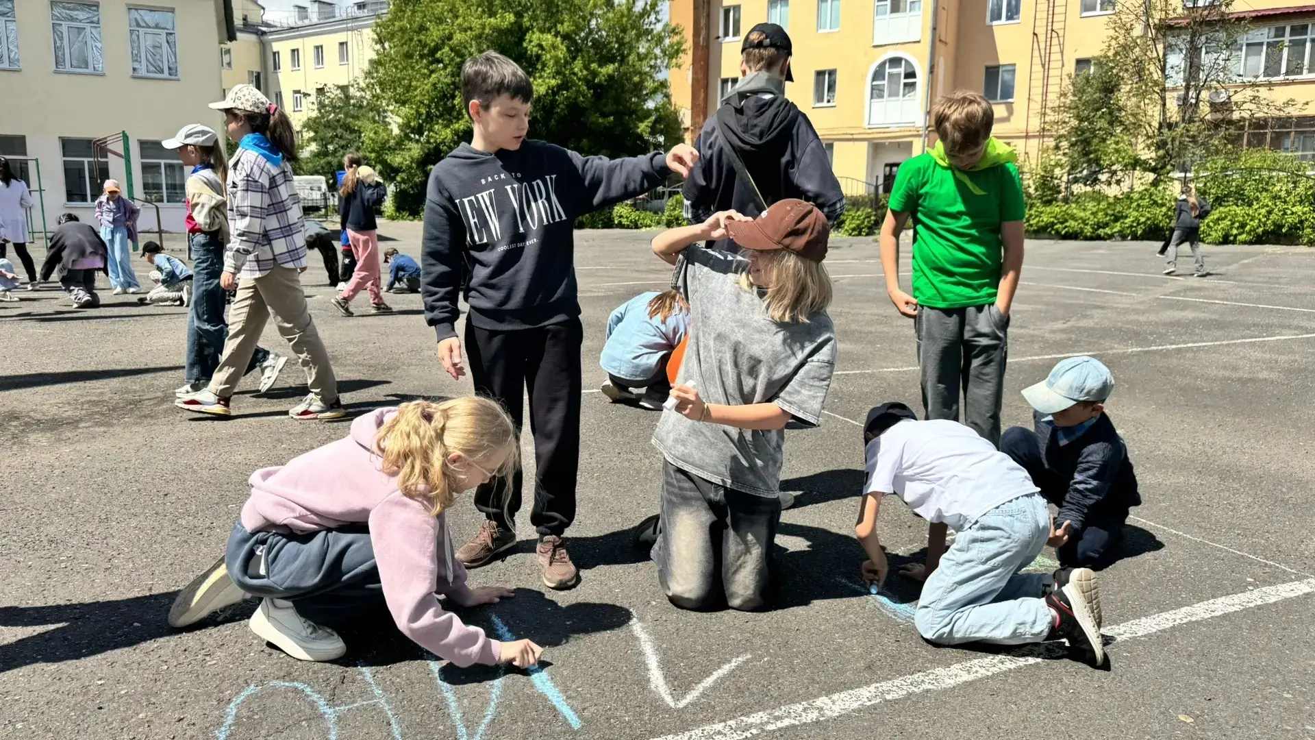🌸🍀1 июня - День защиты детей в прошел с размахом, ознаменовав начало лета ярким калей...