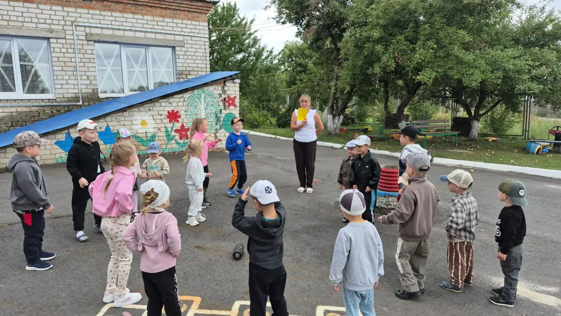 🎒 С Днём знаний, малыши и дошколята! 📚✨