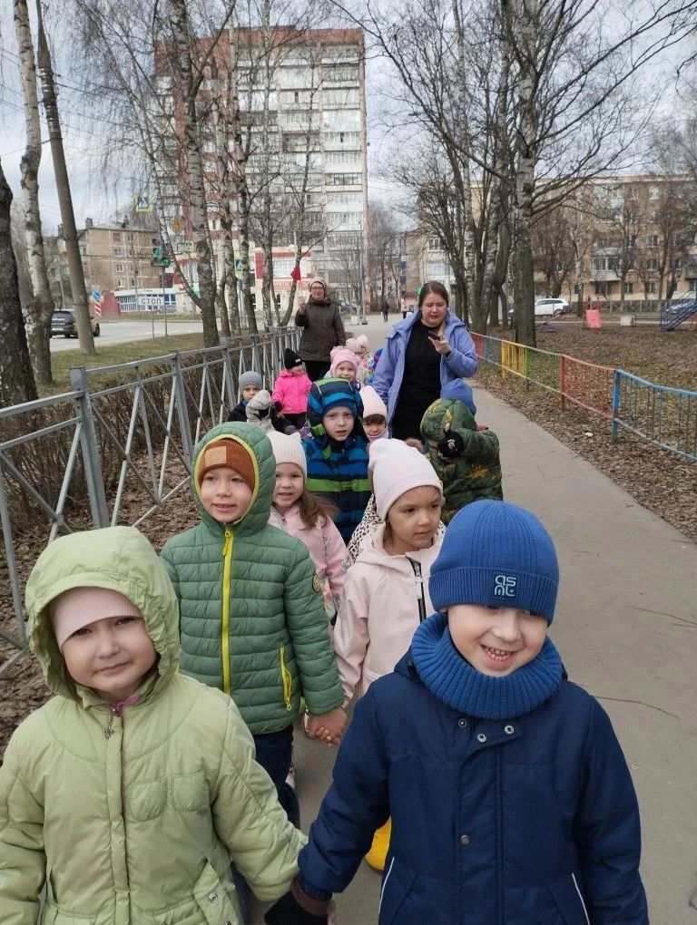 🌱 Весна шагает по планете: экскурсия к фонтану-памятнику «Космос» 🚀 Наконец-то к нам ...