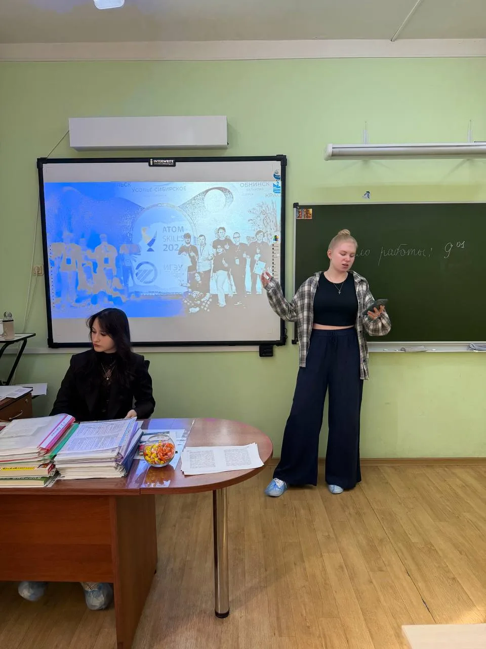 Недавно наш лицей посетили выпускницы 2025 года — Женя Кудряшова и Настя Бутусова, которые сейчас уч