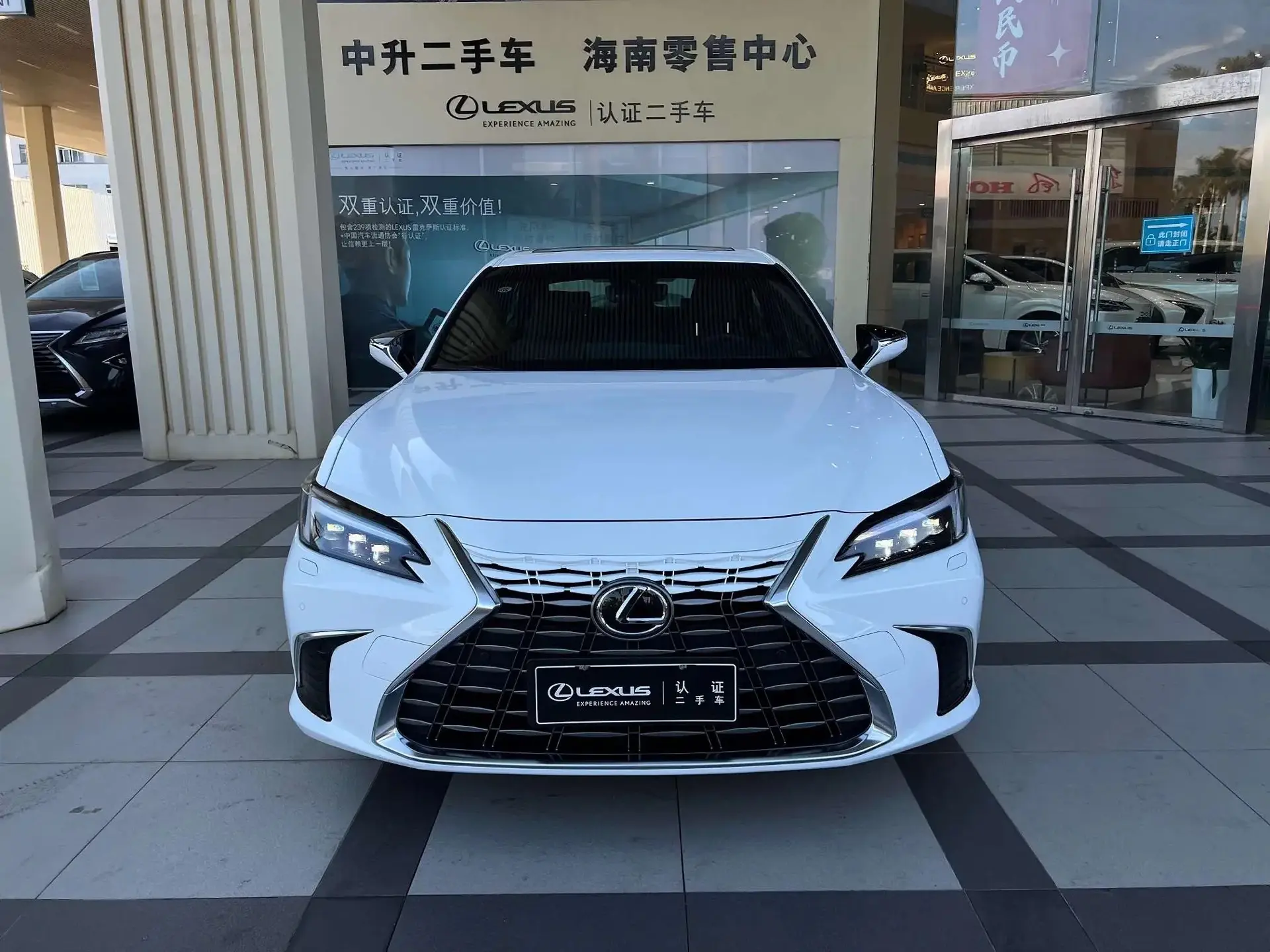 Lexus ES