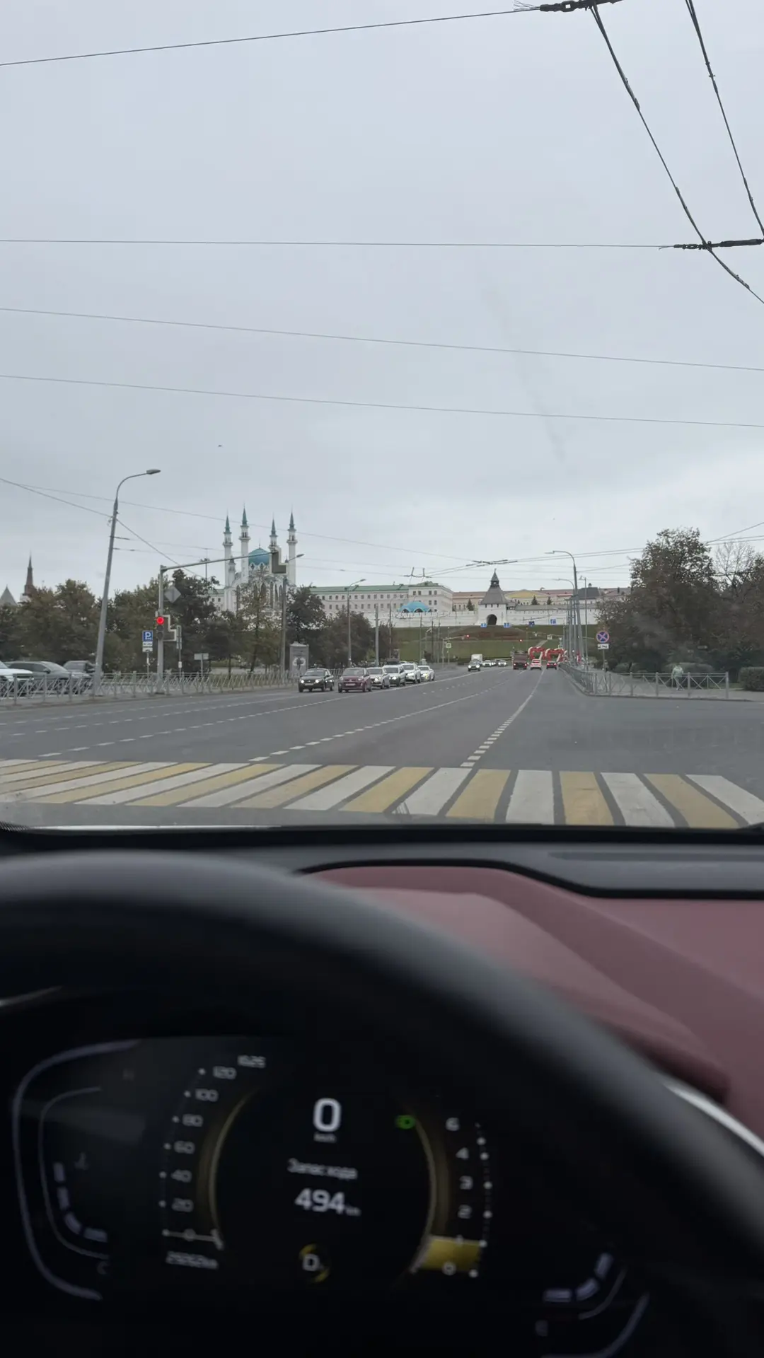 Әниләр белән мөселман кибетләренә төштек әле) Көне бигрәк суык , ярый инде машинада бул...