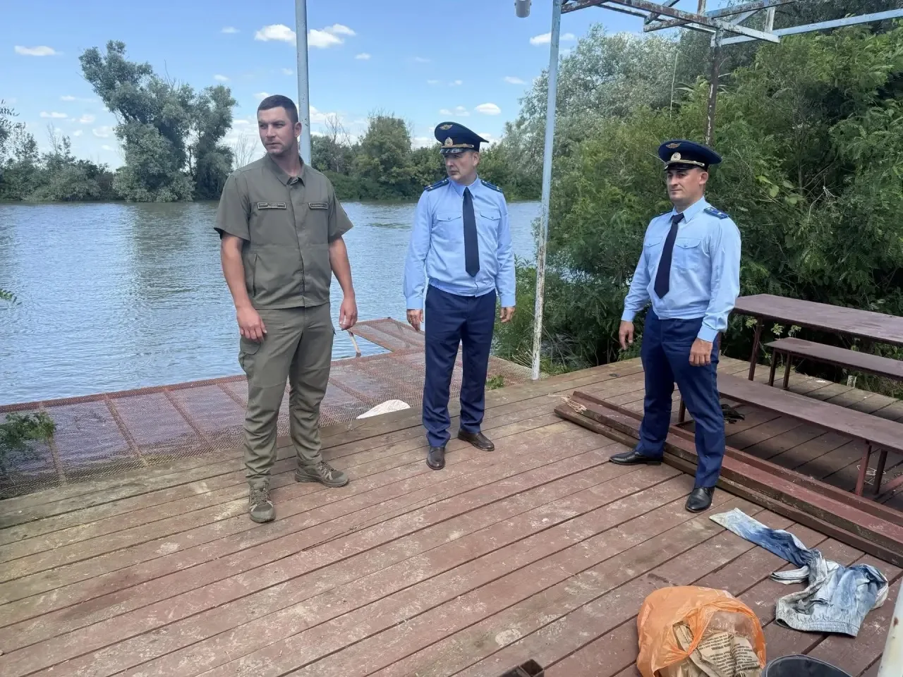 В заказнике «Приазовский» по инициативе природоохранной прокуратуры приняты меры к демонтажу десяти 