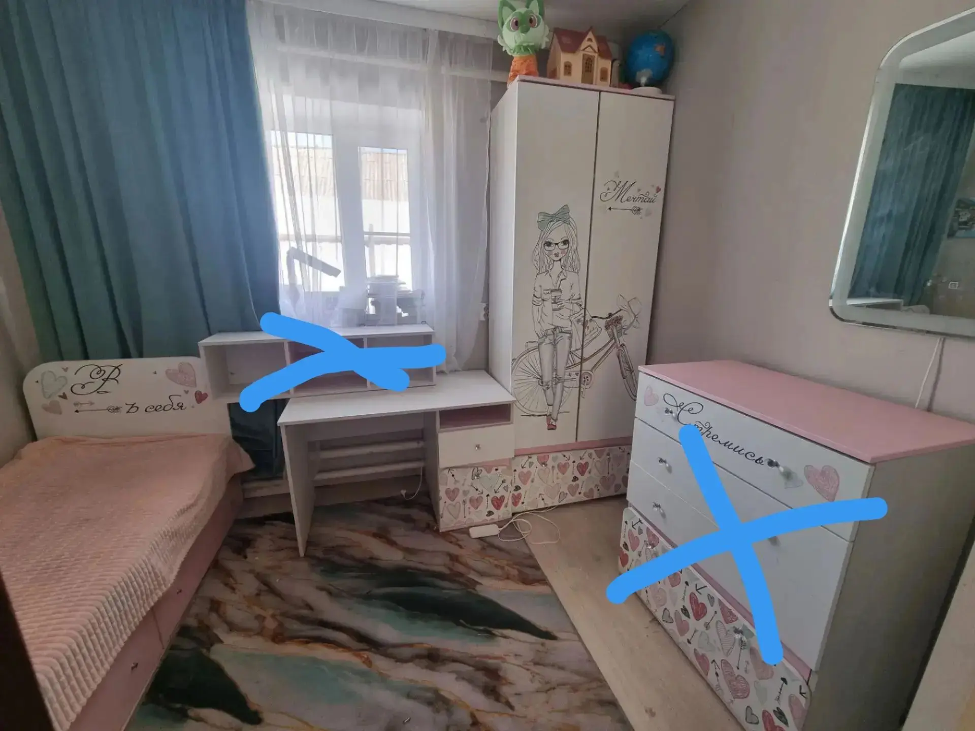Продается мебель "Малибу" для детской комнаты, кровать 190*80, стол, шкаф цена 13 тыс. ...