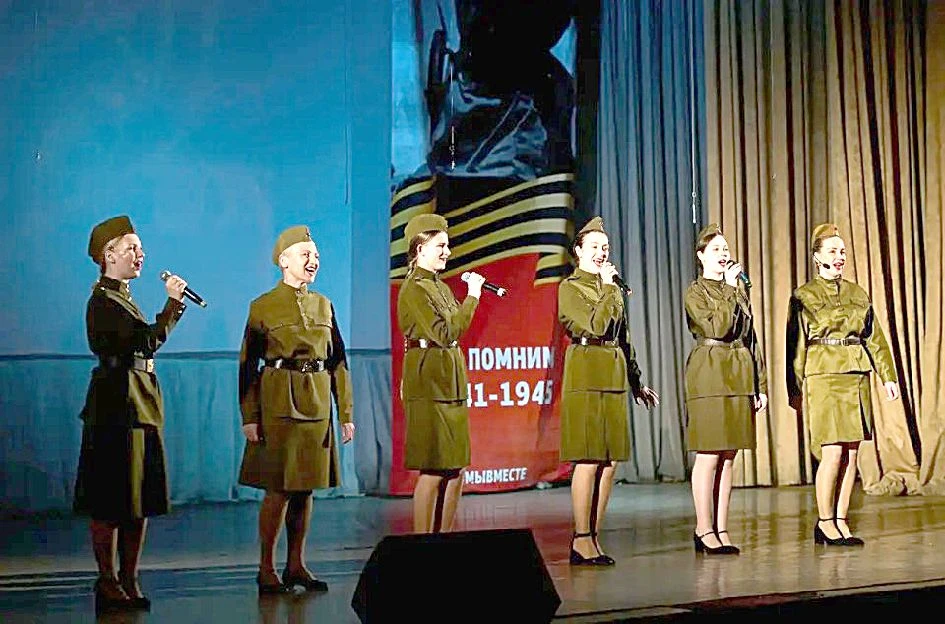 ПОМНИТ СЕРДЦЕ, НЕ ЗАБУДЕТ НИКОГДА!!!   В Районном Доме культуры «Адлер» Театр русской песни Алёны Ла