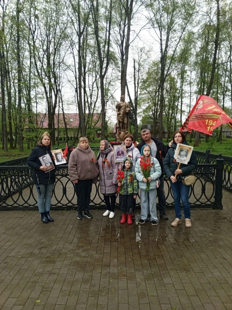 Сегодня, в День Победы, сотрудники нашего детского сада приняли участие в памятном мити...