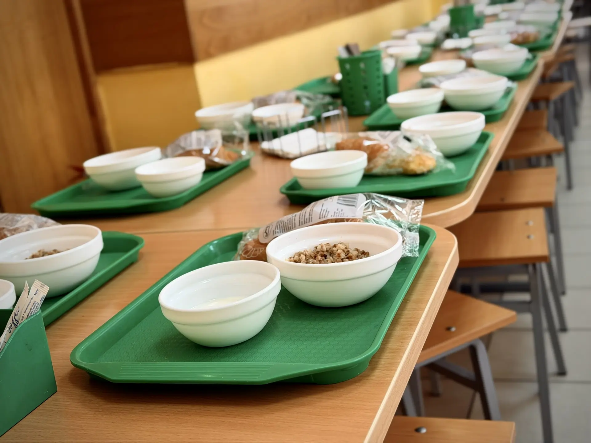 🍽 Время завтрака!  В нашей школе каждый день начинается с полезного и вкусного завтрака  💪 Каша — ос
