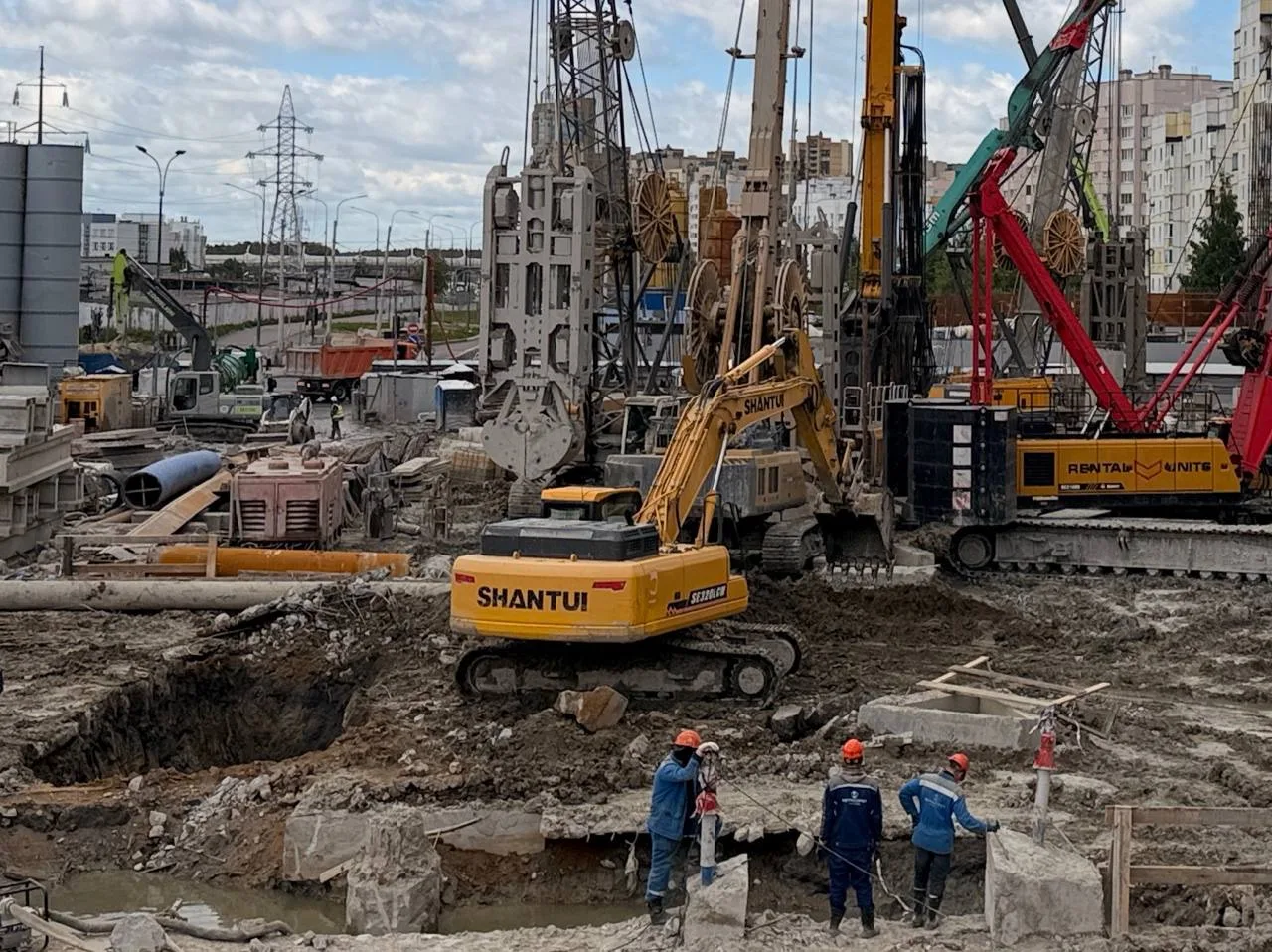 👷🏻‍♂️ На строительстве станции «Каменка» (проектное название «Зоопарк») продолжения Н...
