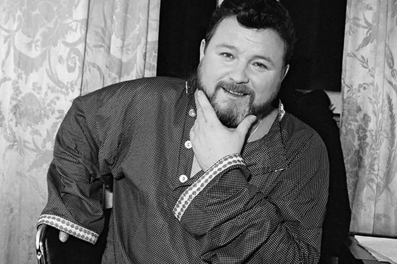 21 год назад погиб Михаил Евдокимов

Трагедия произошла 7 августа 2005 года на Чуйском тракте при по