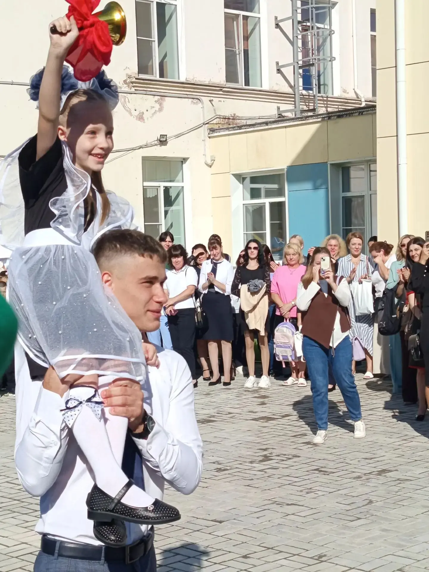 День знаний в школе: праздник, открытия и новые горизонты!