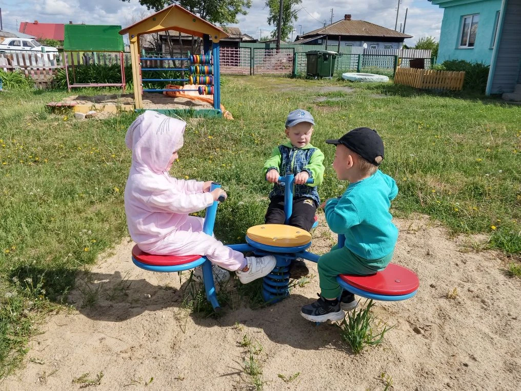 ✨ Волшебные моменты на прогулке в младшей группе! ✨
