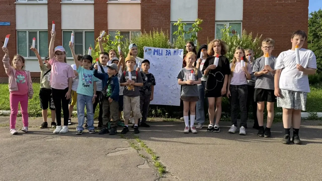 🕊️✨ Белые крылья надежды: в нашем лагере прошла трогательная акция «Голубь мира»! 🌍❤️

Наш лагерь 