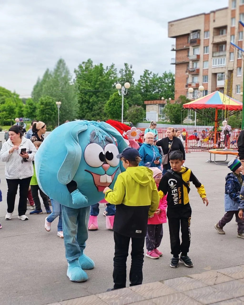 🎈 Праздник детства в Отрадном: спасибо волонтёрам «Кредо»! 🎉