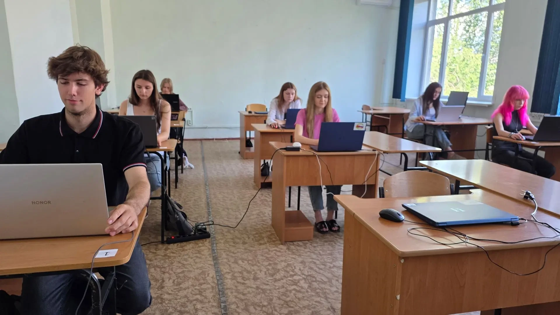 Студенты группы Ар-31 завершили учебную практику «Компьютерное проектирование»! 🎉

Поздравляем буду